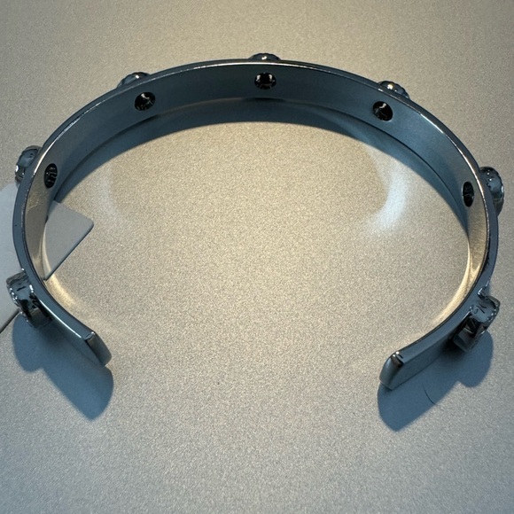 Tory Burch NWT Silver Milgrain Logo-Plaque Cuff Bracelet - Picture 6 of 14